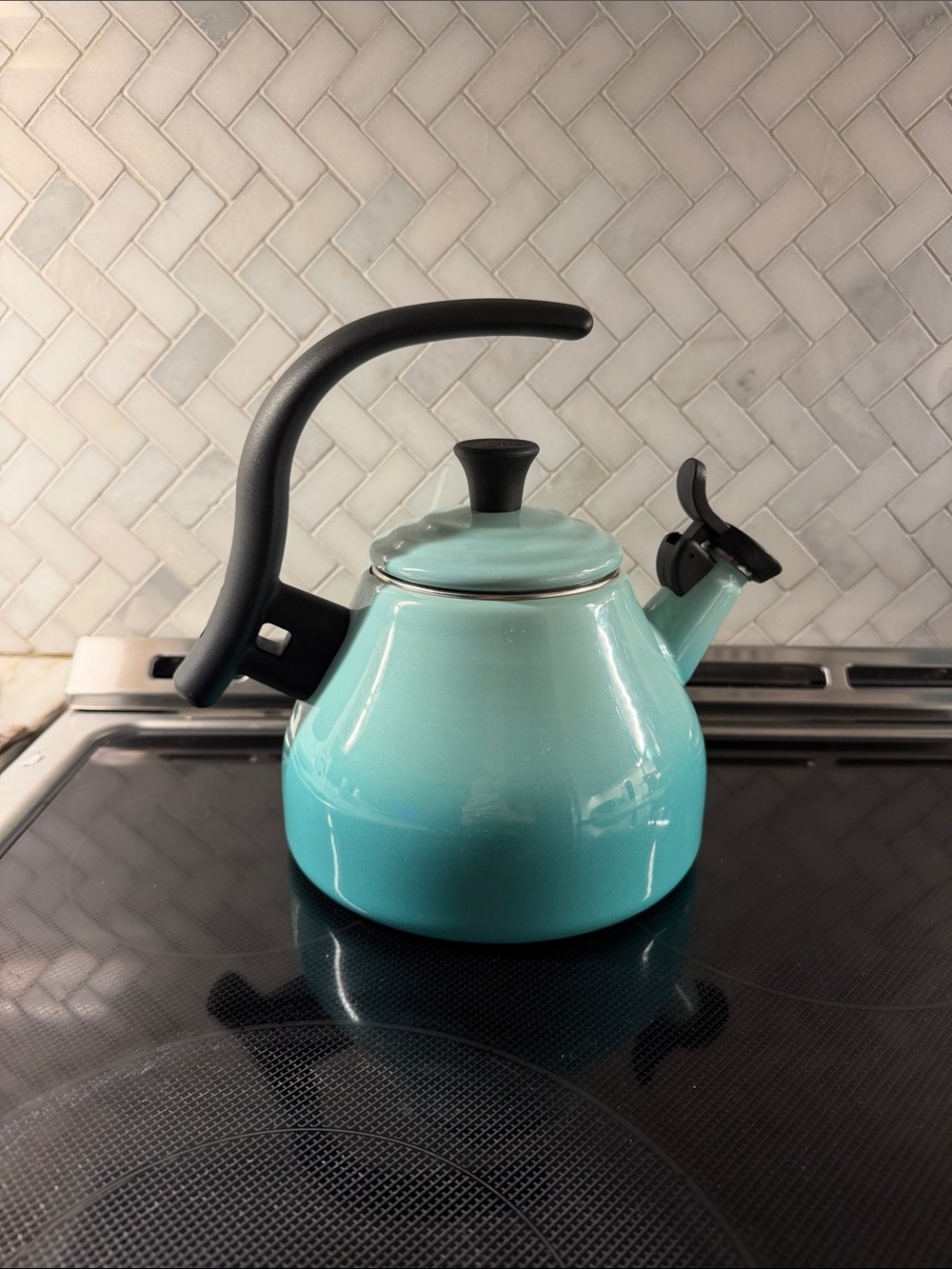 Le Creuset Tea Kettle Chrysenth Whistling Turquoise 1.6 Qt Enamel-On-Steel